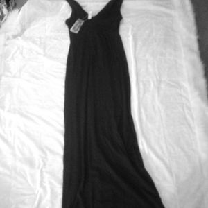 Long sleeveless black dress